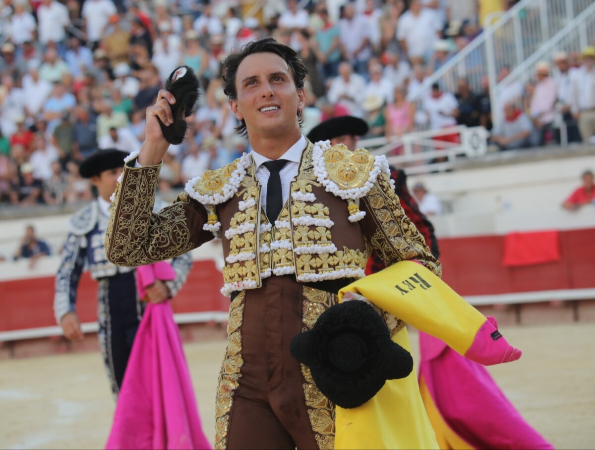 La actitud de Roca Rey salva la tarde en Beziers