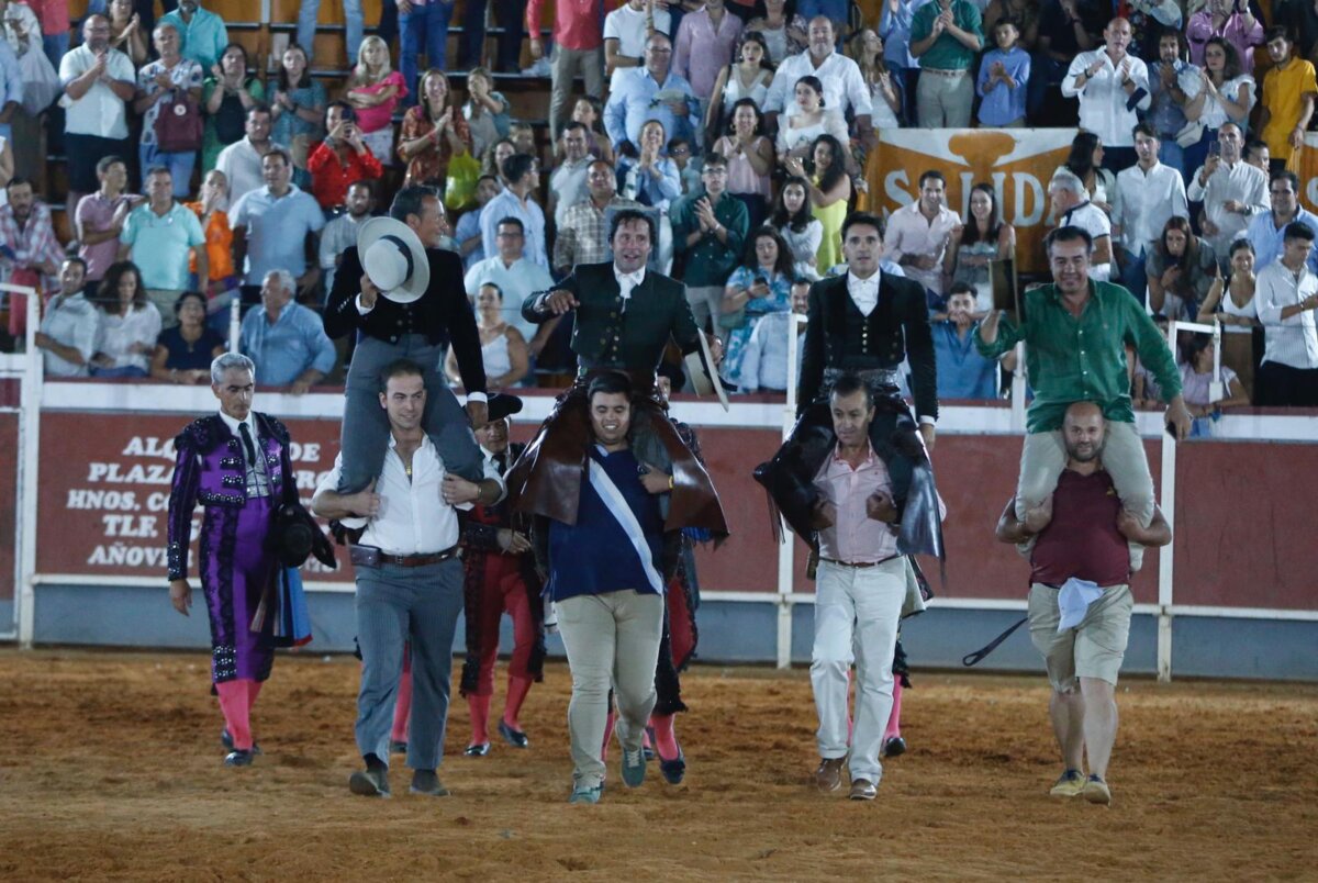 Diego Ventura y Andrés Romero, inolvidable noche de rejoneo en El Rocío
