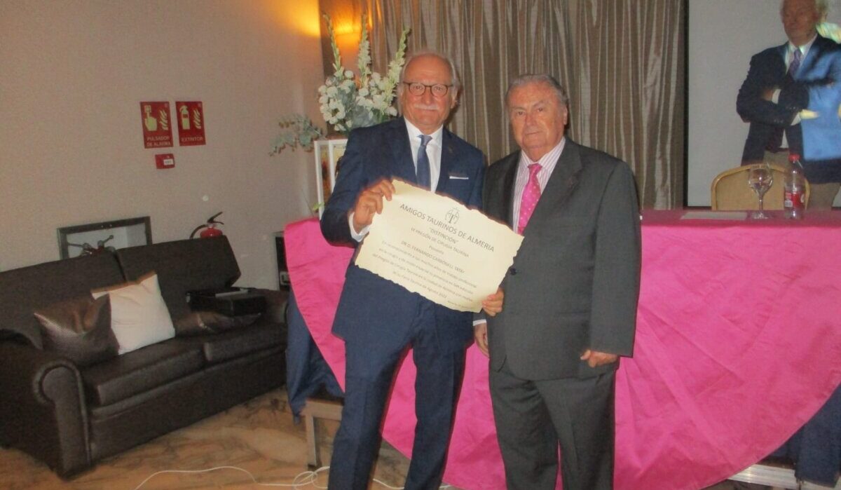 Brillante recuperación del pregón de los cirujanos en Almería