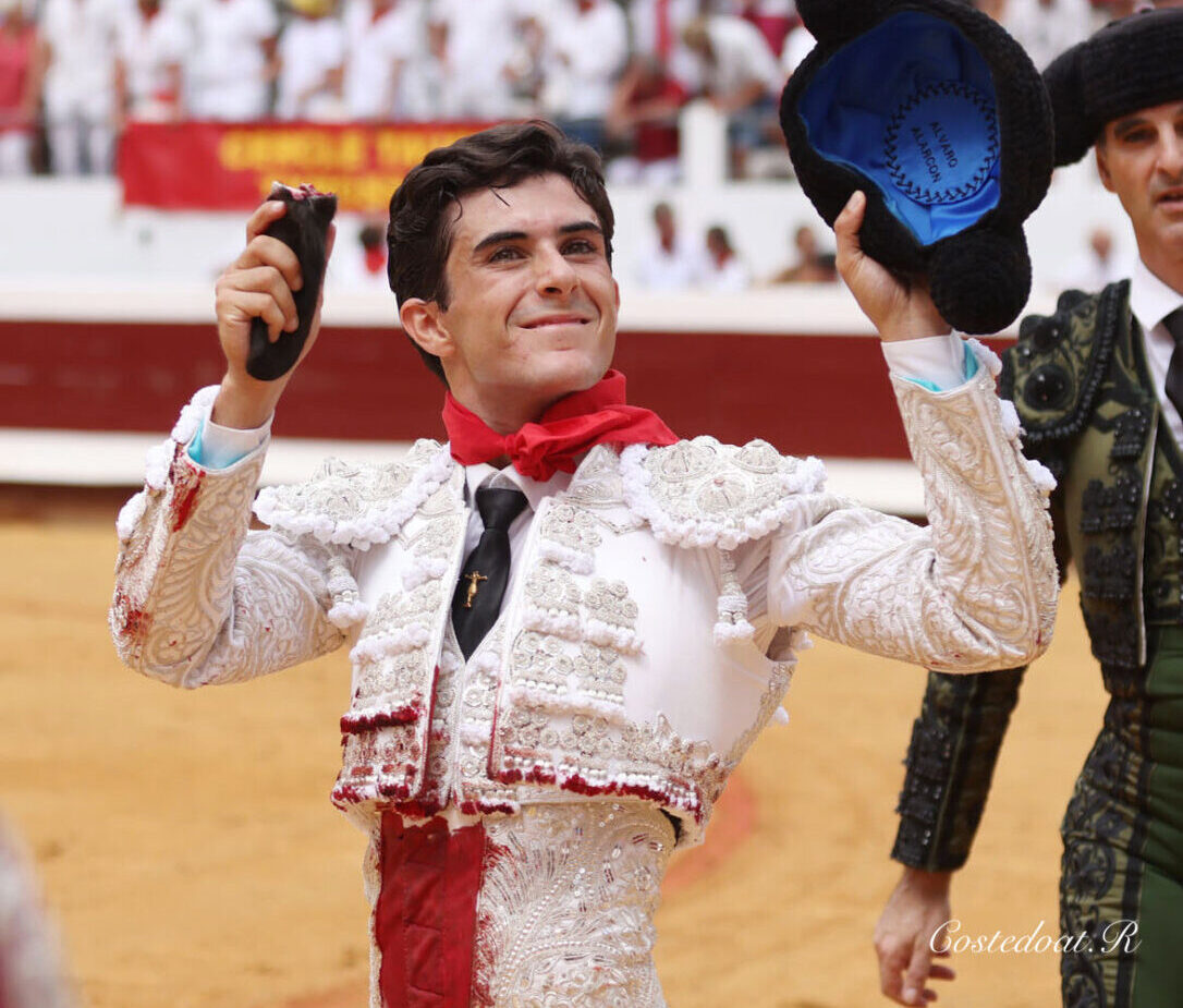 Lamothe y Alarcón pasean sendas orejas en la novillada matinal de Dax