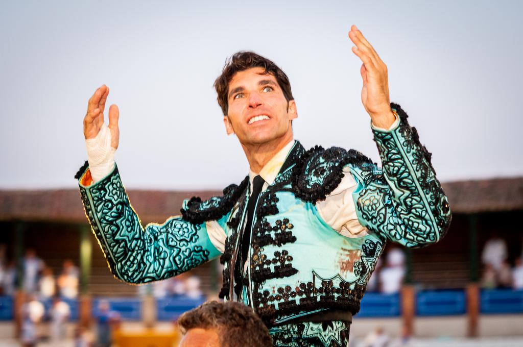 Un enrazado Cayetano sale a hombros en la última de Tarazona