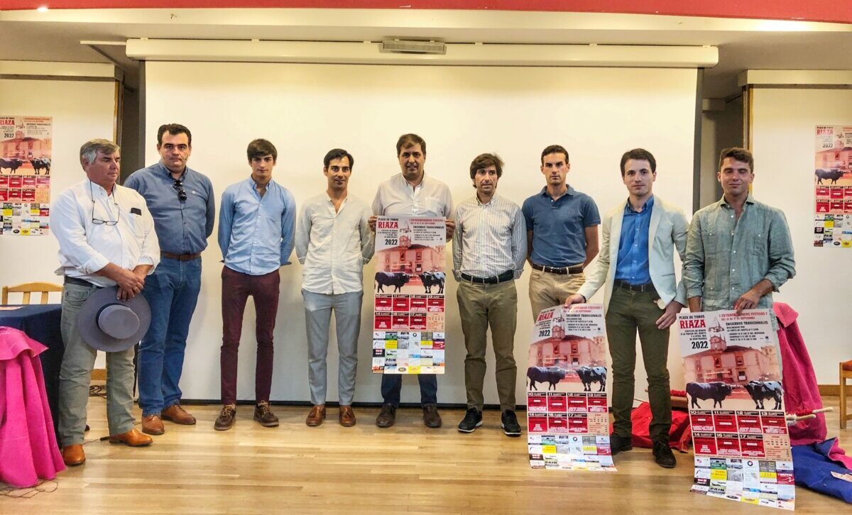 Riaza presenta los carteles de una feria con marcado acento torista