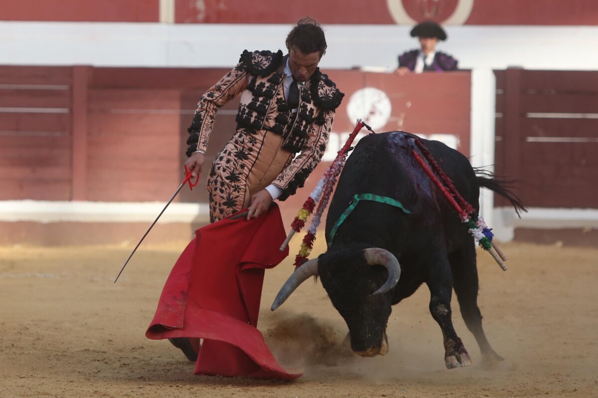 Finito indulta a Infortunado, de Fuente Ymbro, en Lucena