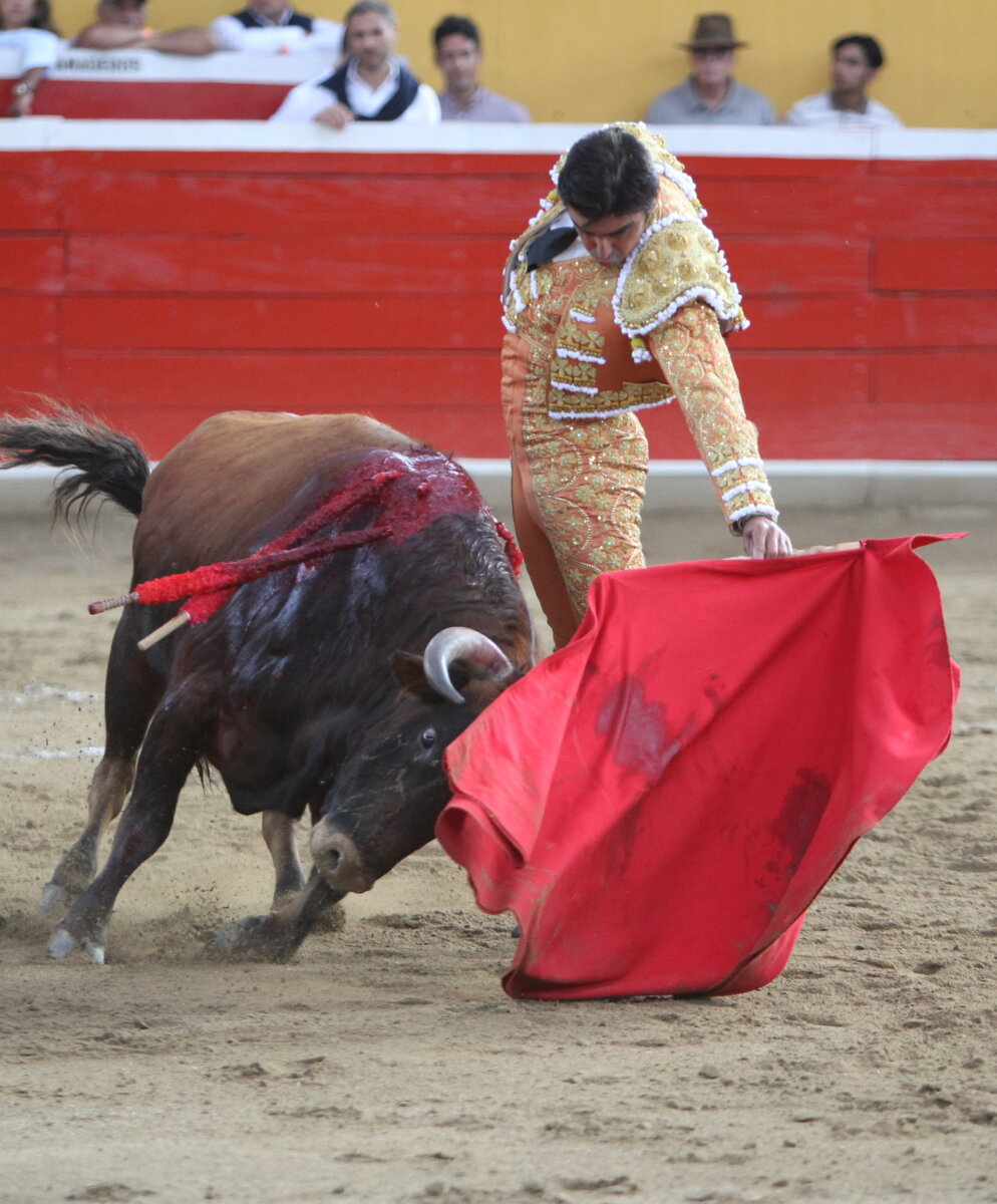 Indulto de Perera en Tovar, a hombros con Curro Díaz y Orellana