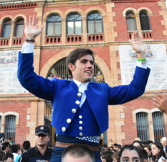 Importante tarde de Guillermo Hermoso, tres orejas en el broche de Salamanca