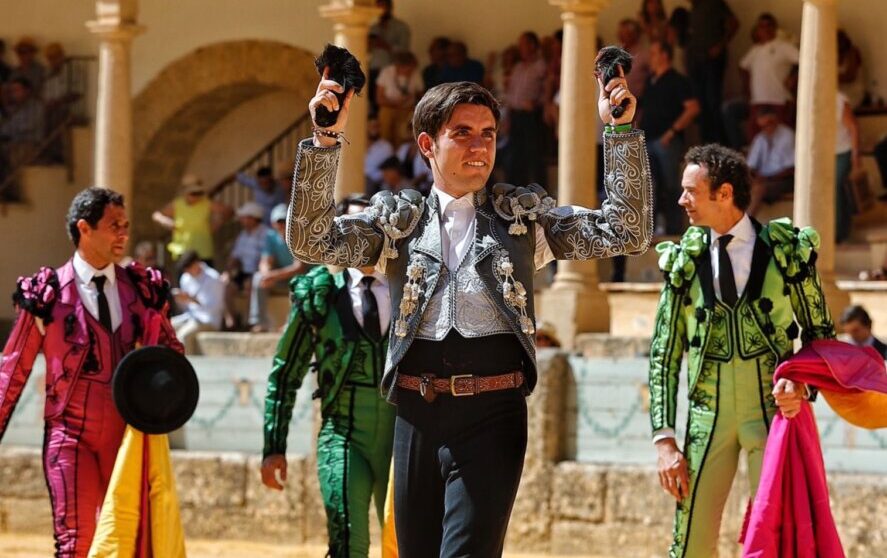 Guillermo Hermoso cuaja una sensacional mañana de rejoneo en Ronda