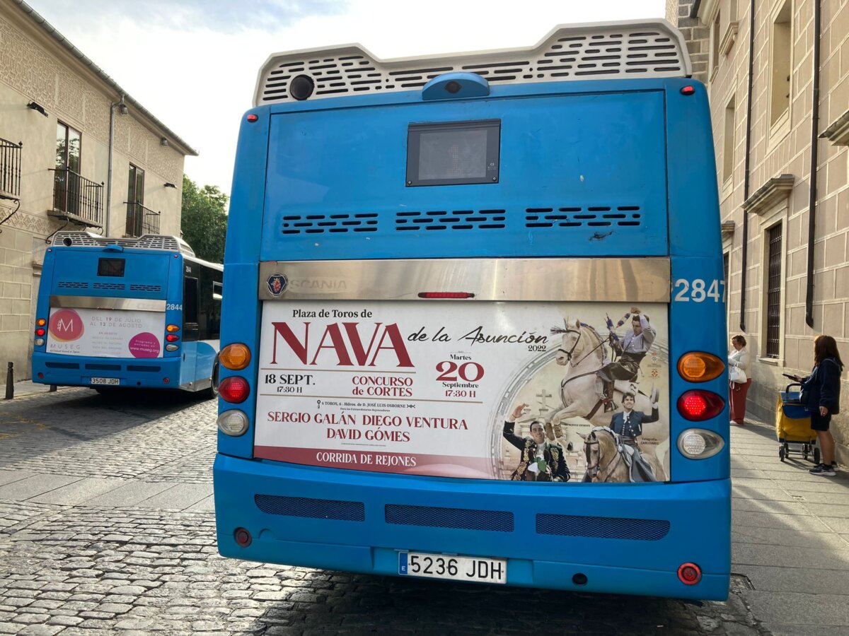 Loyjor inunda Segovia de rejones con spots en autobuses y marquesinas