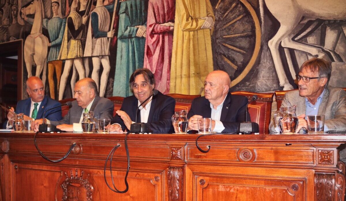 Zaragoza presenta los carteles de su Feria del Pilar