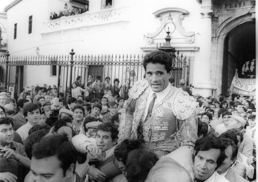 Paco Ojeda inicia el camino hacia la cumbre del toreo en la Maestranza