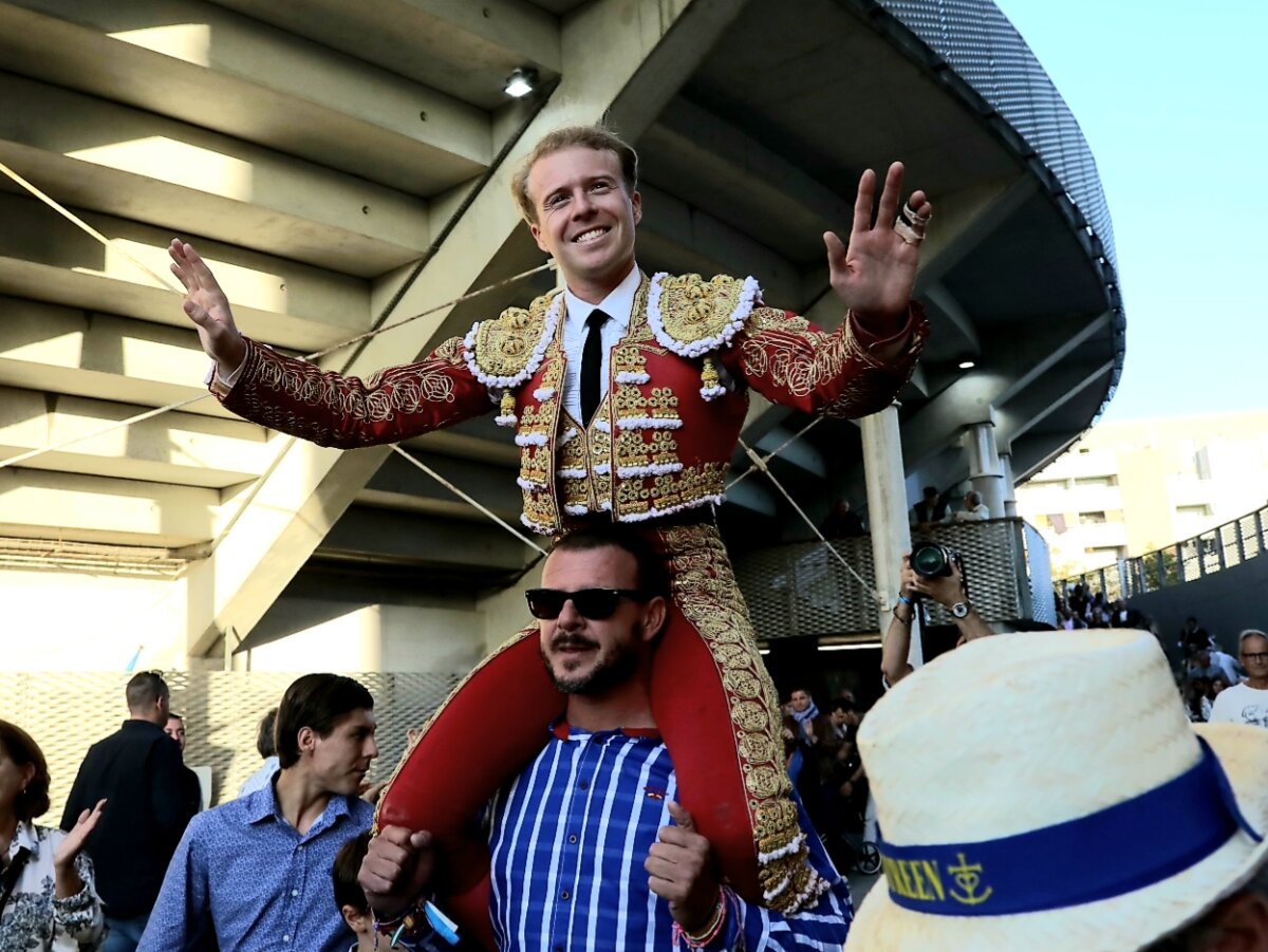 Puerta grande para Clemente en su presentación en Istres