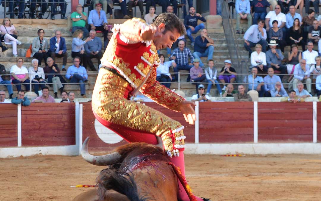 Descartadas lesiones cervicales graves a Serafín Marín, cogido de fea manera en Calanda