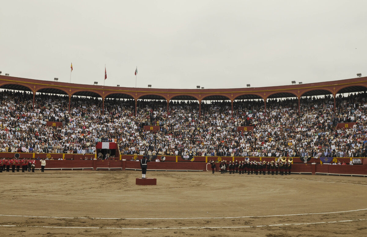Emilio de Justo por Cayetano en Acho