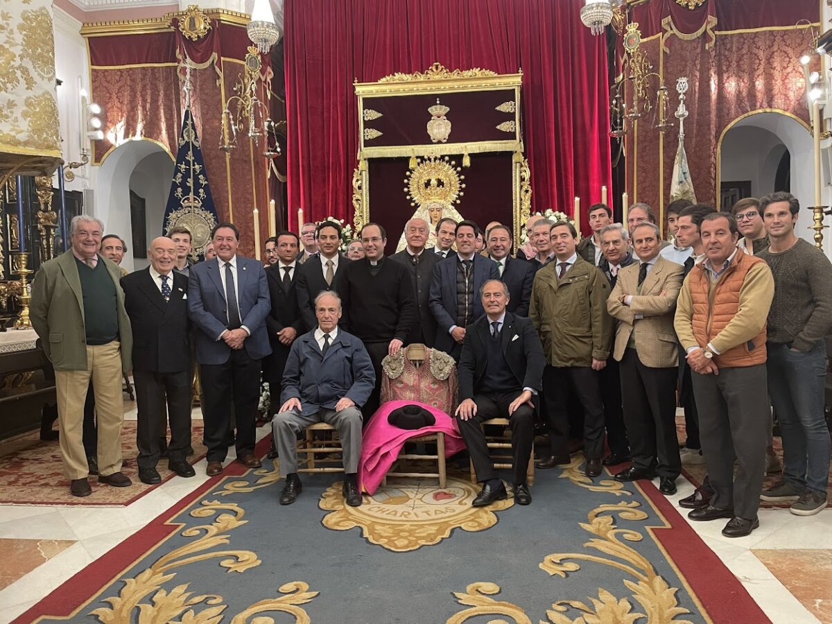 El toreo sevillano celebra su misa anual en el Baratillo