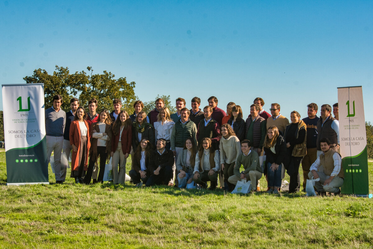El futuro de la ganadería de bravo se reúne en la finca de Domingo Hernández