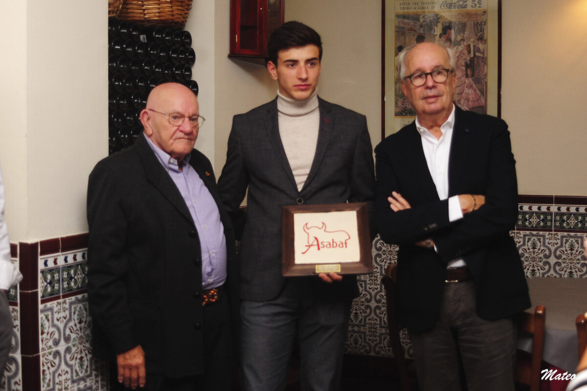 Nek Romero recoge el trofeo ASABAF en Valencia