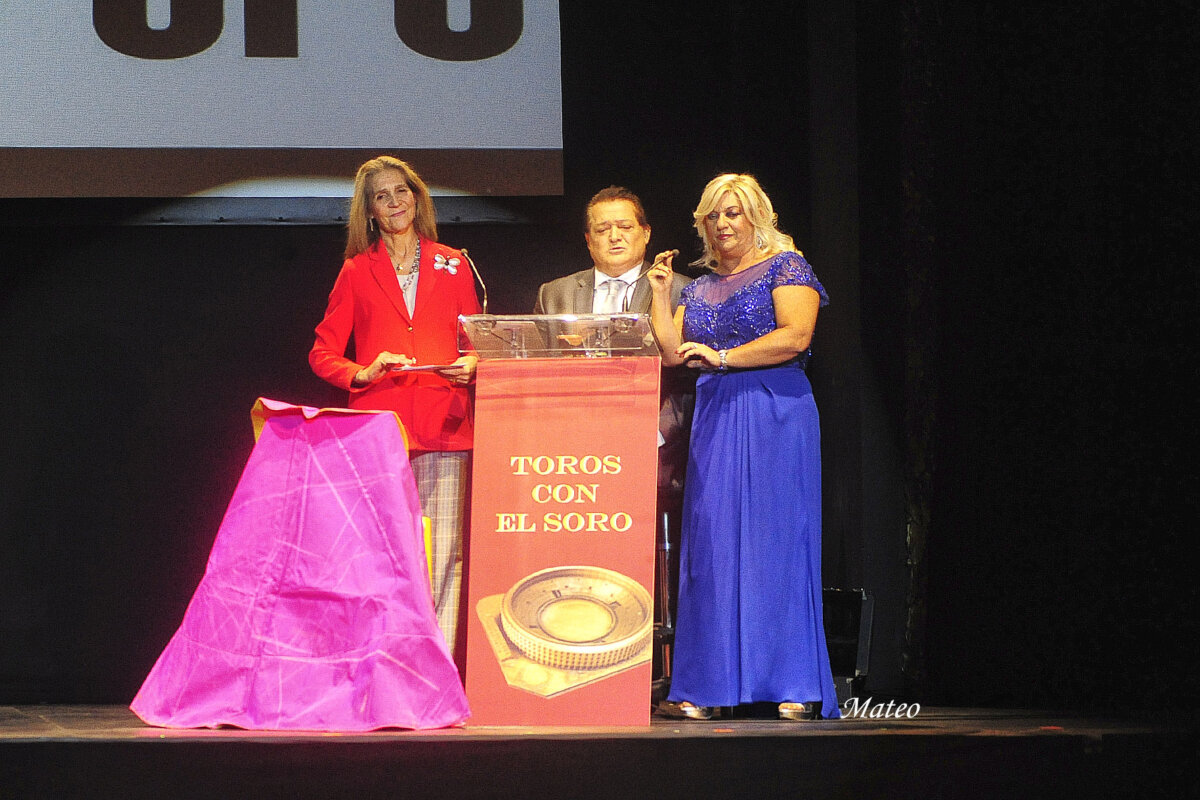 La Infanta Elena, reconocida por su apoyo a la tauromaquia en los premios “Toros con El Soro”