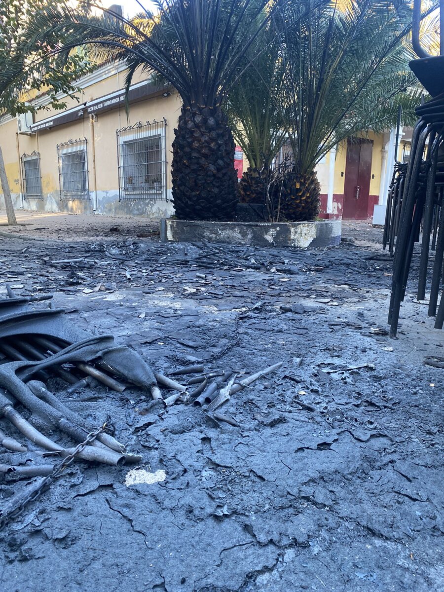 Queman la terraza del Club Taurino de Murcia