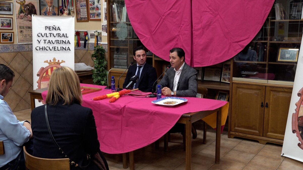 Imanol Sánchez charla sin tapujos en la Peña La Chicuelina de Onda