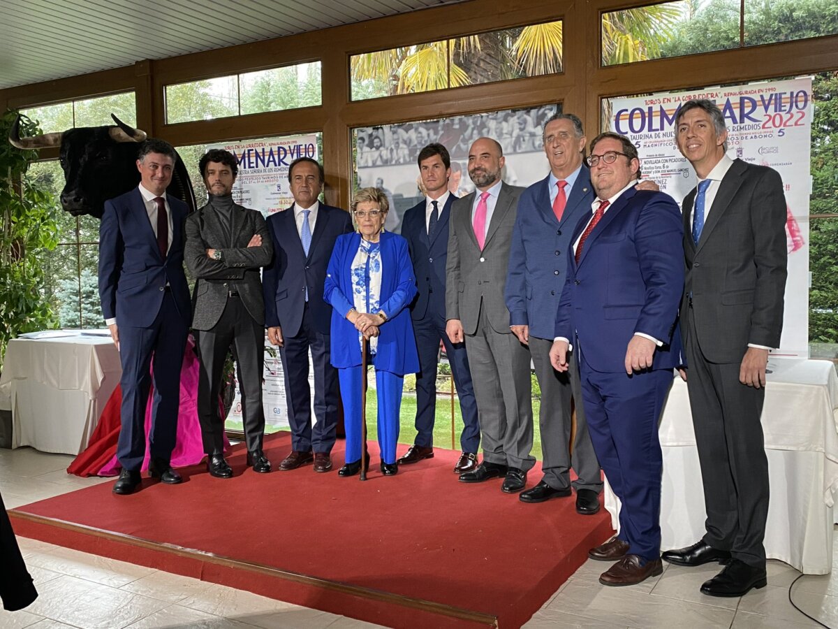 Daniel Luque y Zacarías Moreno recogen los premios a los triunfadores de Colmenar Viejo