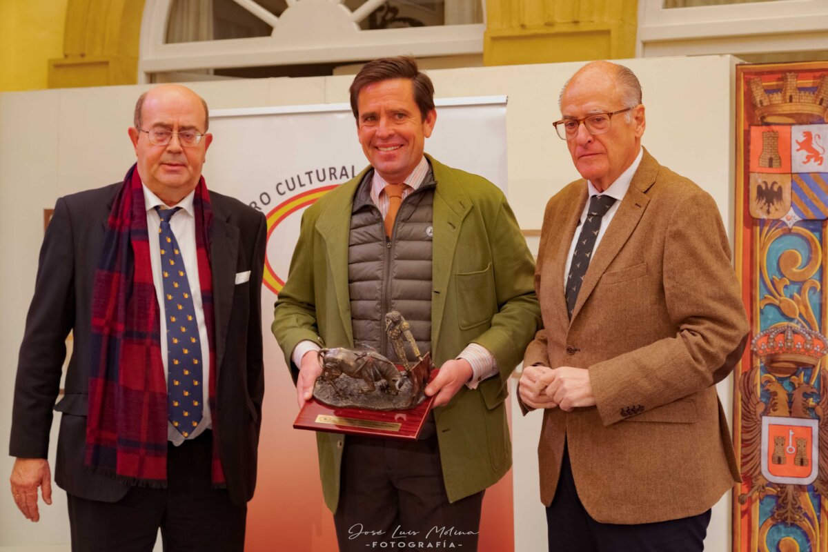 Dávila Miura, homenajeado por el Foro 3 Taurinos 3 de Almería