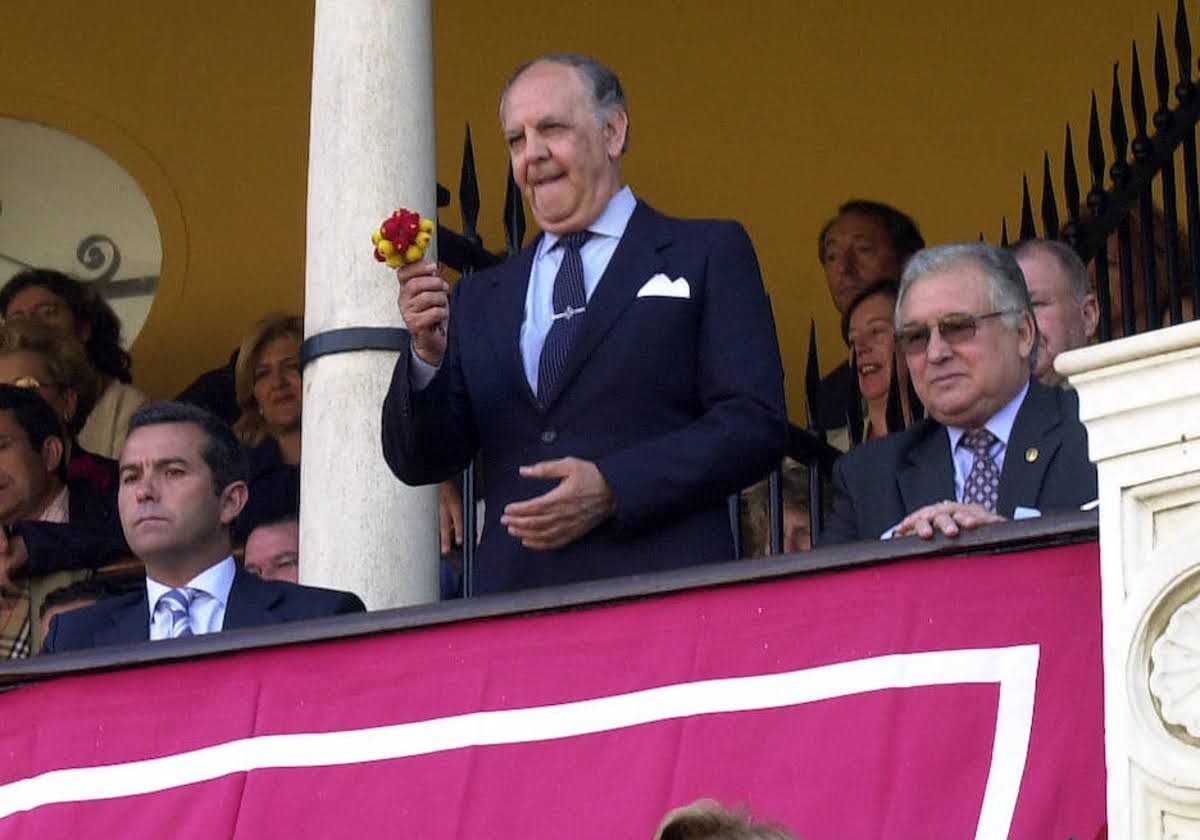 Muere Fernando Carrasco, veterinario y presidente de la plaza de Sevilla