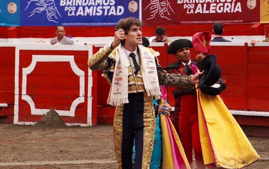 Oreja para Felipe Negret y buena novillada de Achury Viejo en el inicio de Manizales