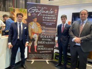 José Ignacio Cascón, Manuel Diosleguarde y Roberto Martín, alcalde de Guijuelo, en la presentación del cartel.