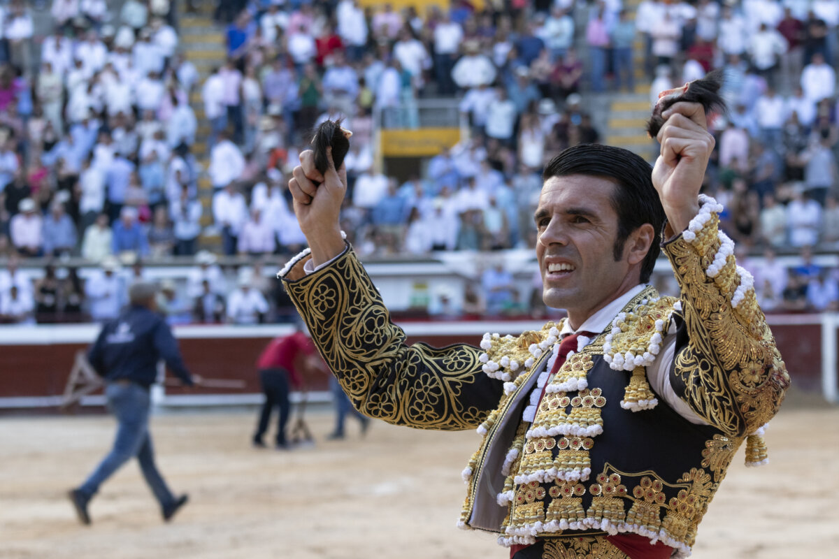 Emilio de Justo, trofeo Señor de los Cristales de Cali por segundo año consecutivo
