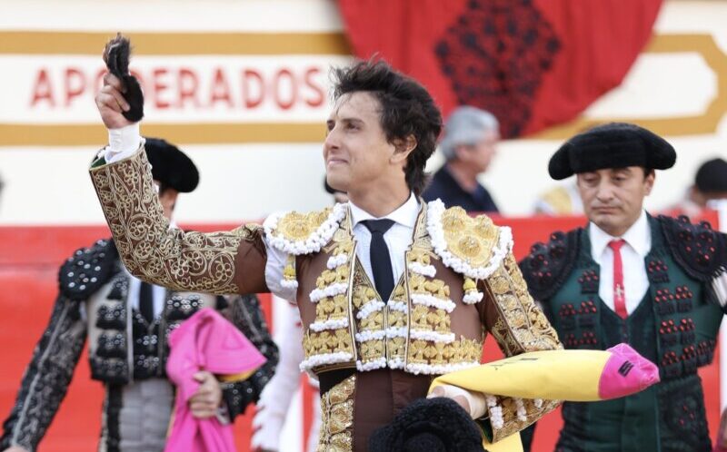 Roca Rey Arturo Gilio, a oreja por coleta en La Chona