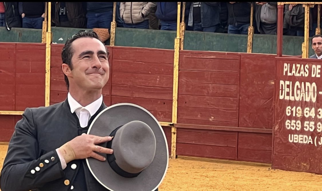 Diez orejas, cuatro rabos y cuatro novillos de vuelta al ruedo en Lora del Río