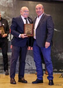 Armando Martín Capilla, junto al alcalde de Villaseca de la Sagra. Foto: José Luis Cárdenas.