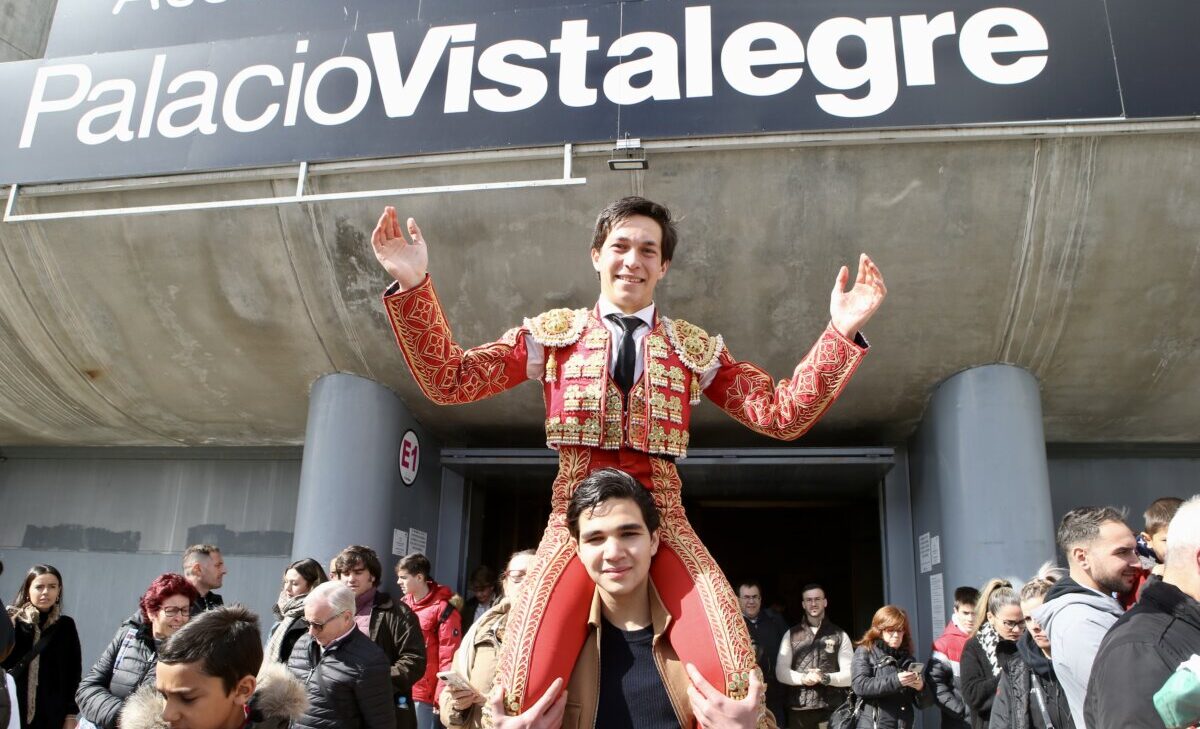 López Ortega, dos orejas en Vistalegre y otro nombre para apuntar