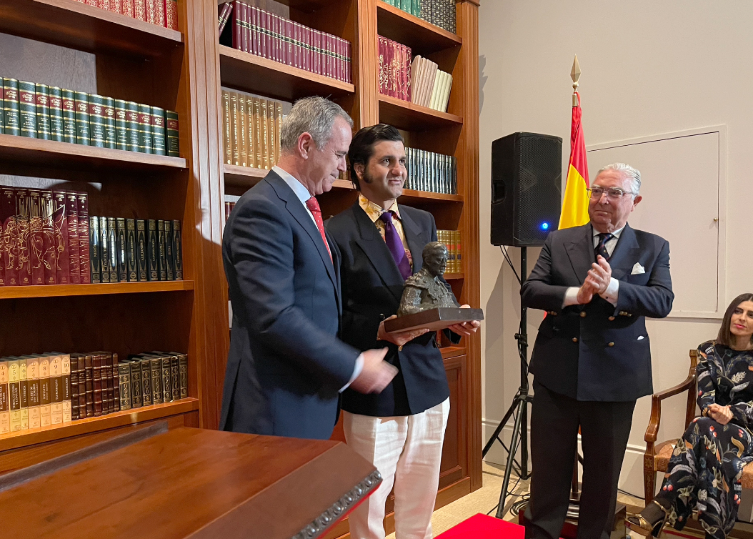 Morante de la Puebla recoge su tercer trofeo Memorial Manolo Vázquez