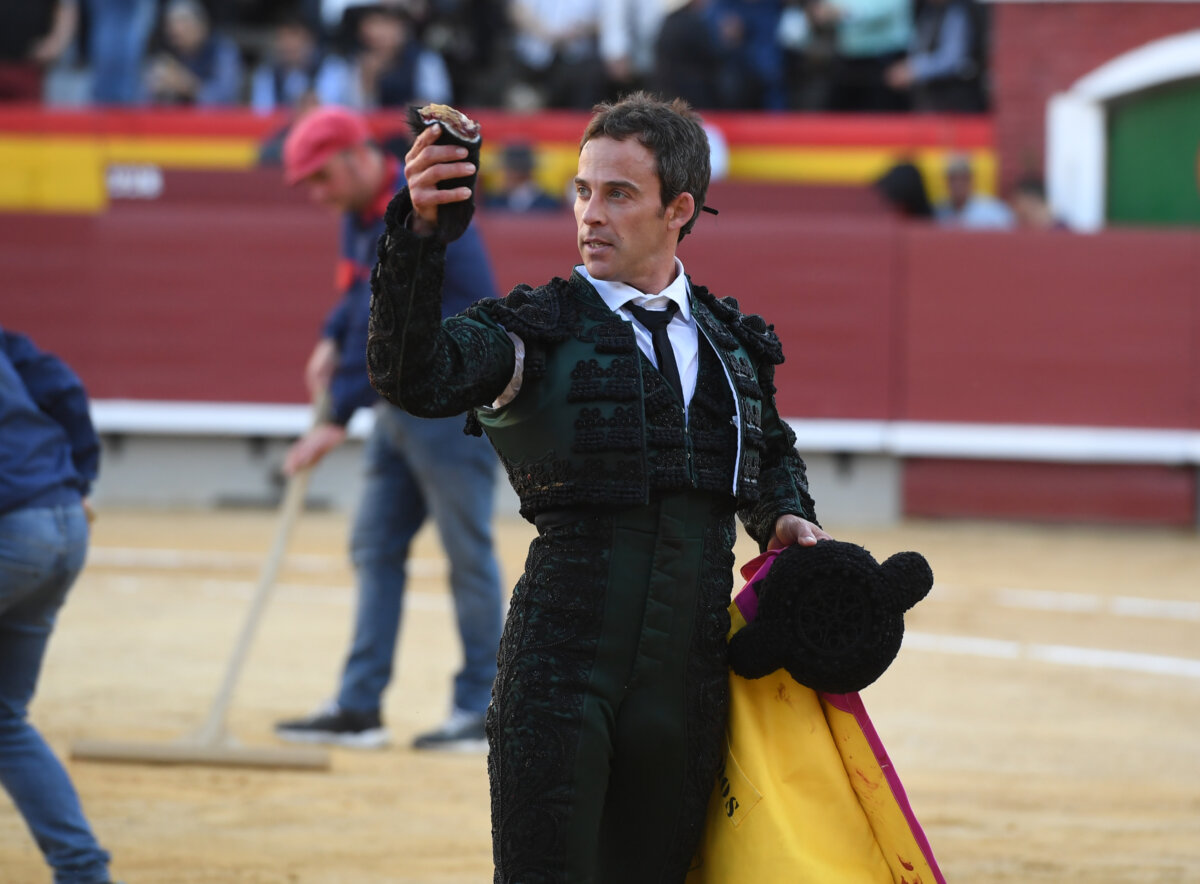 Onda arropa a su torero Paco Ramos ante su cita de Valencia