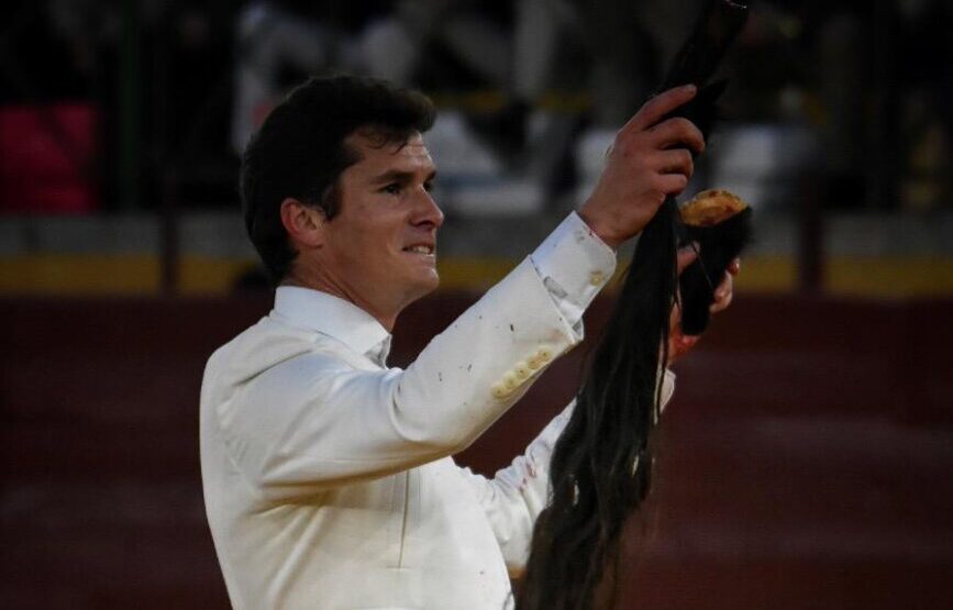 Daniel Luque no afloja ni en los festivales: un rabo en La Línea de la Concepción