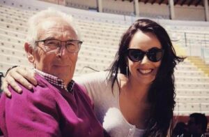 Pascual con su hija Verónica. Foto: Manolo Guillén