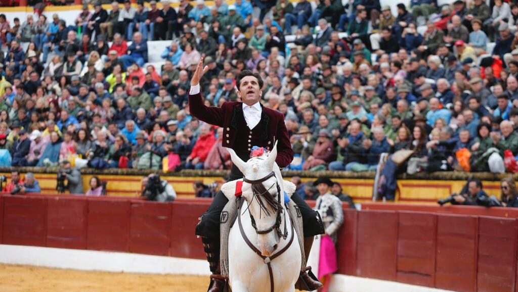 Diego Ventura pone calor a una fría matinal en Olivenza