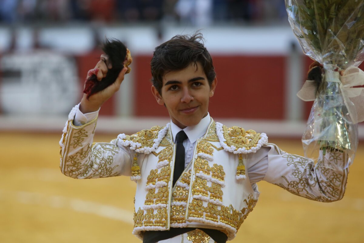 Manuel Román por Nek Romero en San Agustín del Guadalix