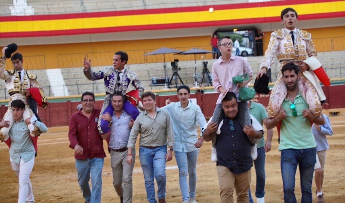 Marcos Linares, Mario Sánchez y López Peregrino sacan nota en Estepona