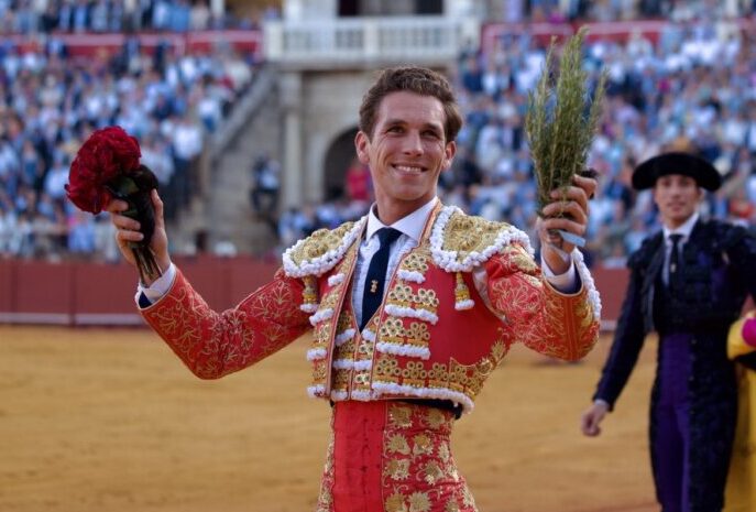 Una gran faena de Ginés Marín y la torería de Morante en Sevilla