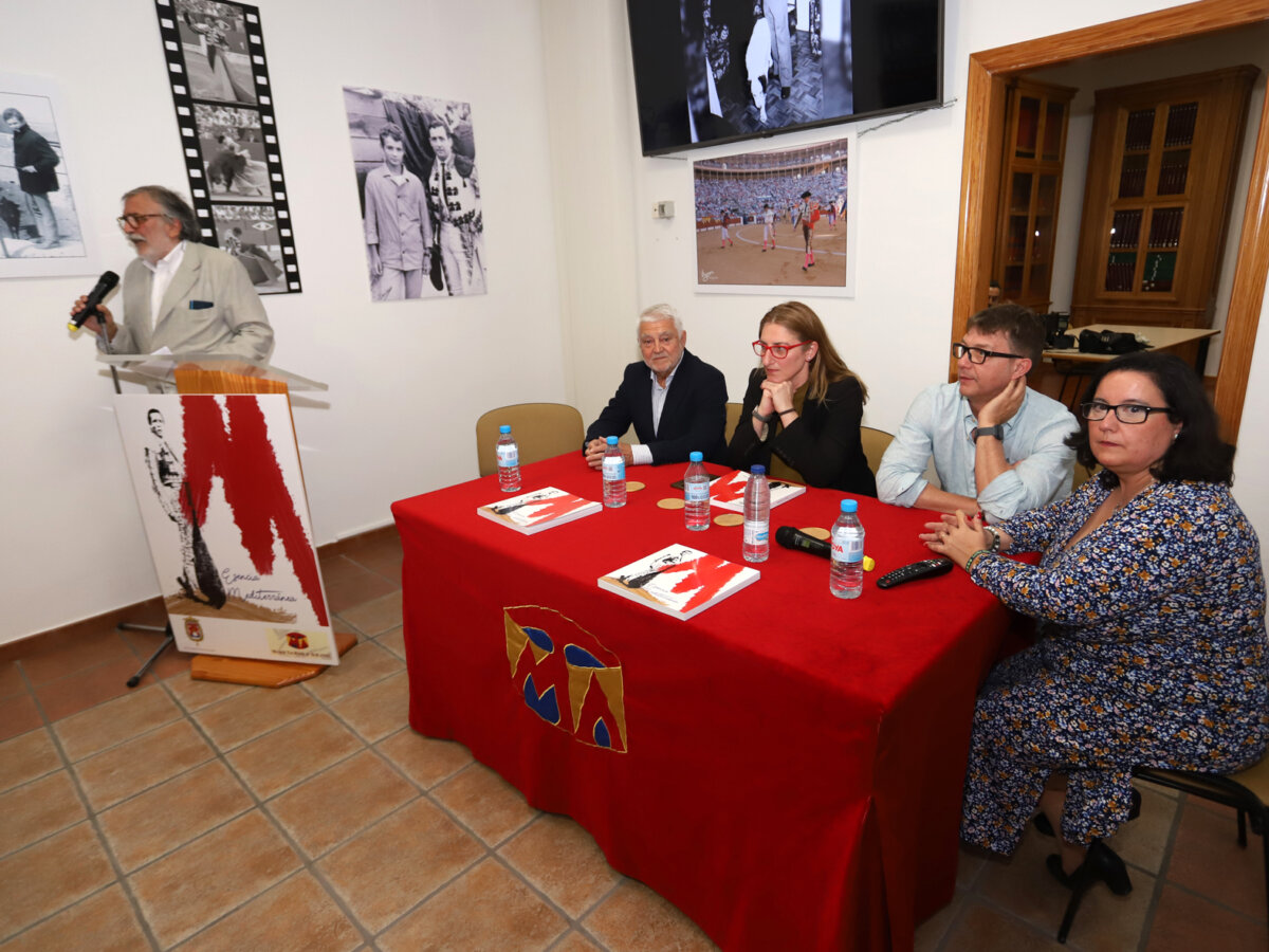 Presentado en Alicante el libro fotográfico "Esencia mediterránea"