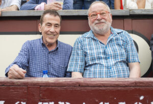Sánchez Dragó y Fernando Savater, en Las Ventas. Foto: Javier Arroyo