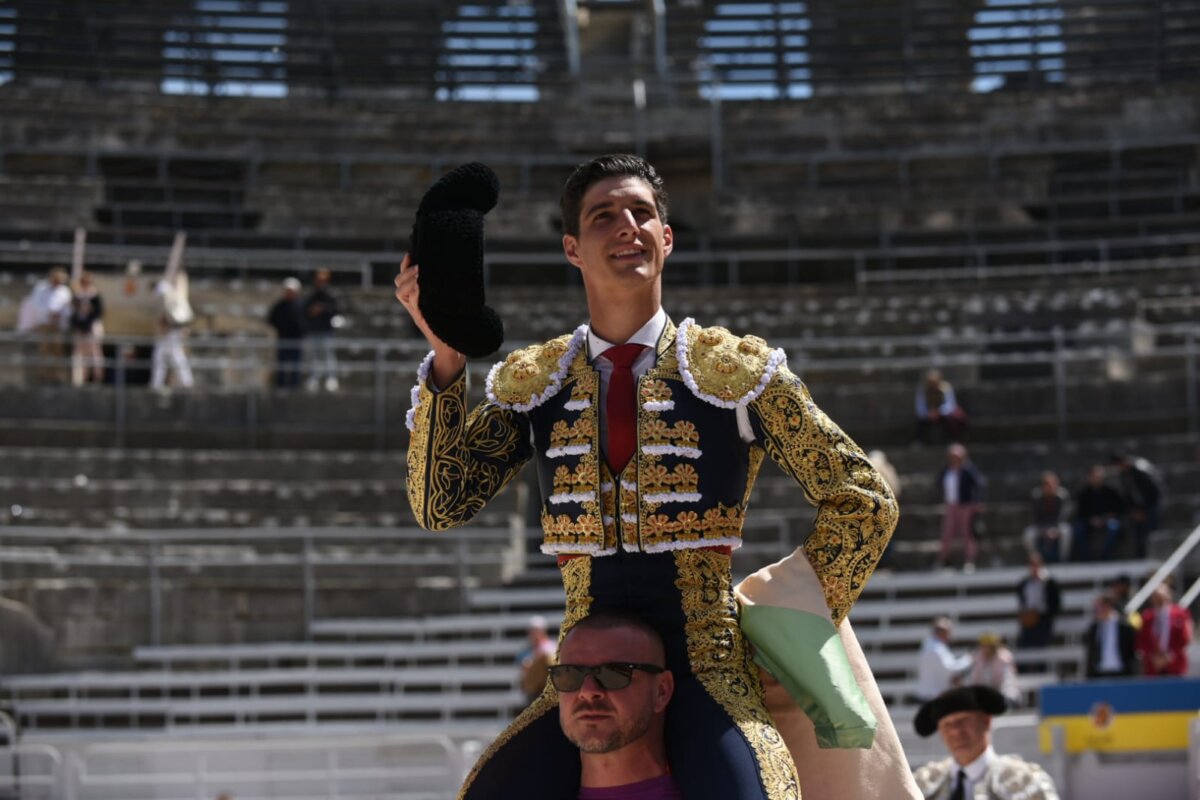 Yon Lamothe se impone en la novillada matinal de Arles