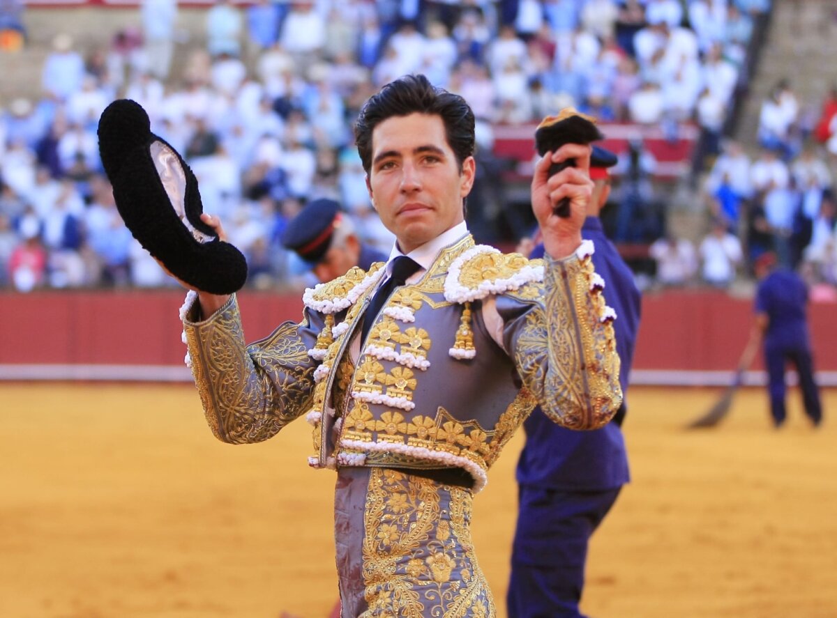 El clasicismo de Álvaro Lorenzo se impone en Sevilla