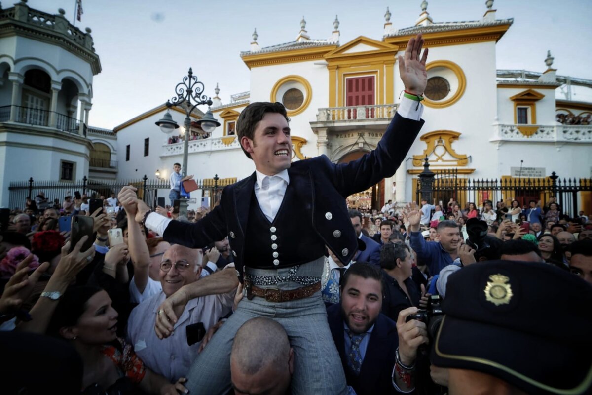 Puerta del Príncipe para Guillermo Hermoso de Mendoza, que mantiene su idilio con Sevilla