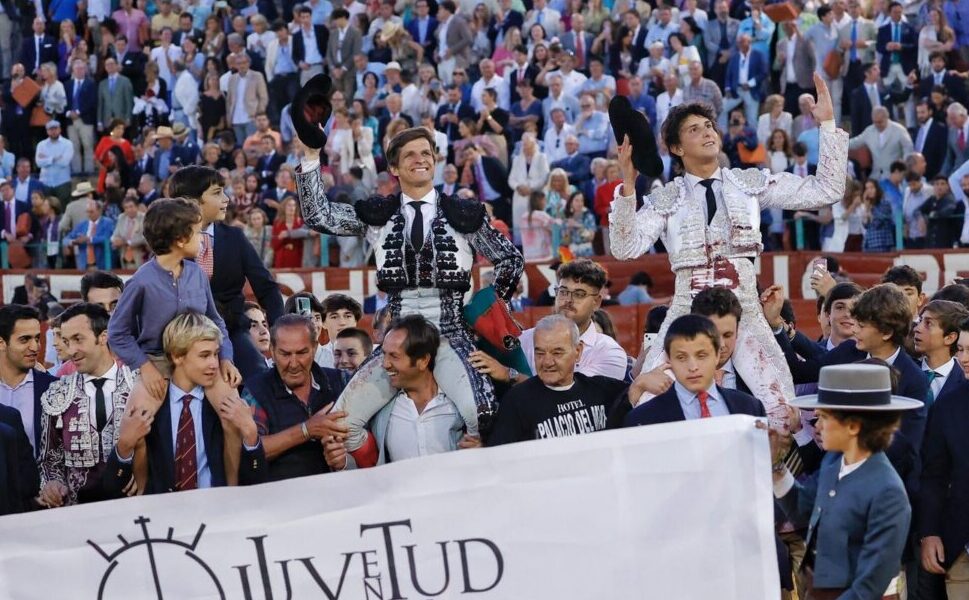 El Juli y Roca Rey desatan un huracán de toreo en Jerez