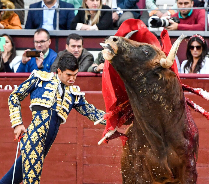 "¡El aire al calabozo!”