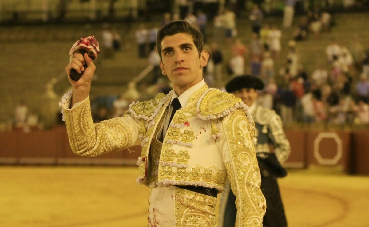 El Melli salva una deslucida tarde en Sevilla