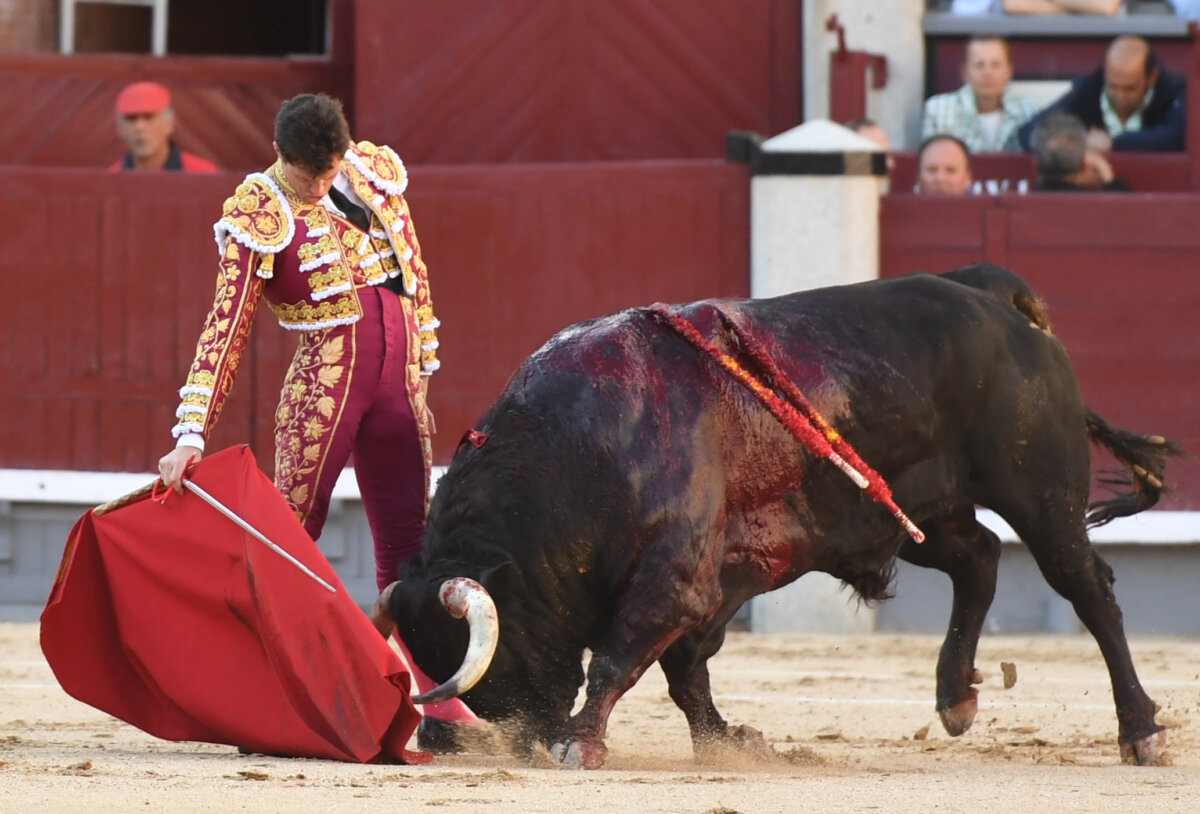 Juan Pedro Domecq remonta en Madrid pese al viento