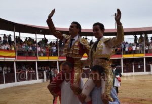 Foto: @revtauromadrid / @GalaMarL